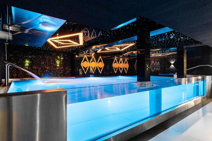 Ośrodek wypoczynkowy dla 4 osób, z Balkon i Jacuzzi oraz Basen i Sauna w Białka Tatrzańska