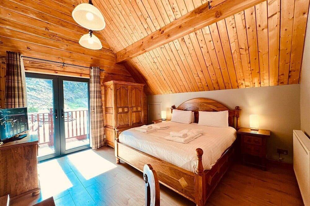 Traditionell-Kabine-Seeblick-Eigenes Badezimmer in Highlands