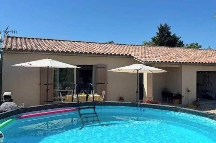 Maison de vacances pour 4 personnes, avec jardin à Lacoste