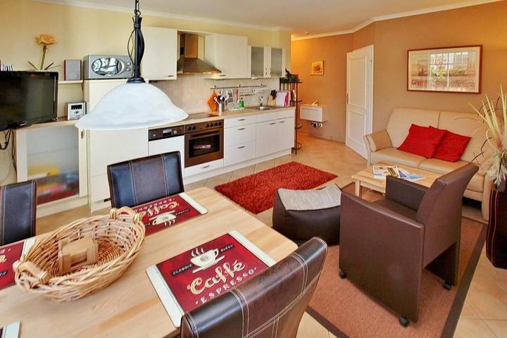 Ferienwohnung für 4 Personen, mit Sauna und Terrasse in Kühlungsborn - 3