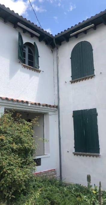 Appartement entier, Chambre qualité hôtel 4 etoiles dans un appartement partagé in Frouzins, Toulouse et ses environs