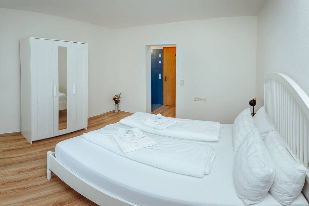 Ganze Wohnung, Alpenwohnung \n\naußenarbeiten bis Dez., ruhige Umgebung garantiert. in Suedlicher Schwarzwald, Rickenbach