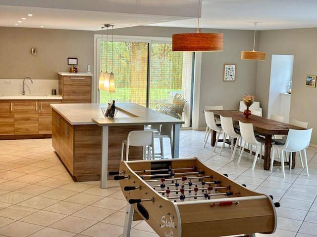 Location de vacances pour 10 personnes, avec jardin et vue à Salles-Curan - 2