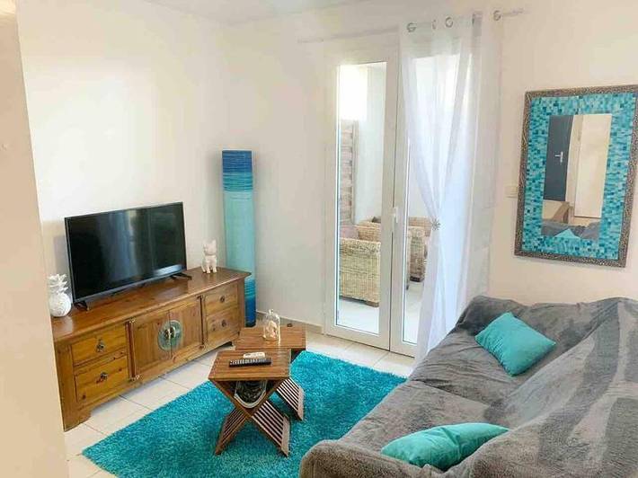 Appartement de vacances pour 4 personnes, avec piscine ainsi que vue et jardin