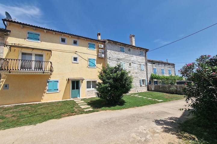 Ferienhaus für 16 Personen, mit Whirlpool und Pool in Barban