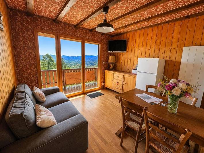 Gîte pour 6 personnes, avec Balcon et Terrasse ainsi que Jardin et Vue à Soultzeren