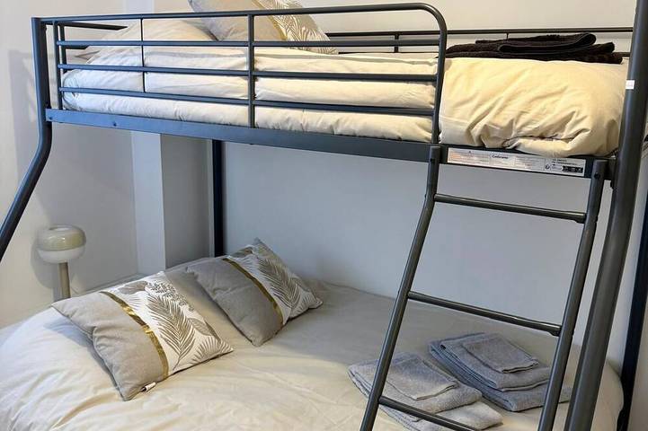 Ganze Wohnung, Spacious 70m² room - 2 bedrooms - 5 min Disneyland in Montévrain, Seine-et-Marne