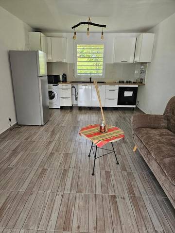 Location de vacances pour 5 personnes, avec jardin et vue, animaux acceptés à Petit-Canal