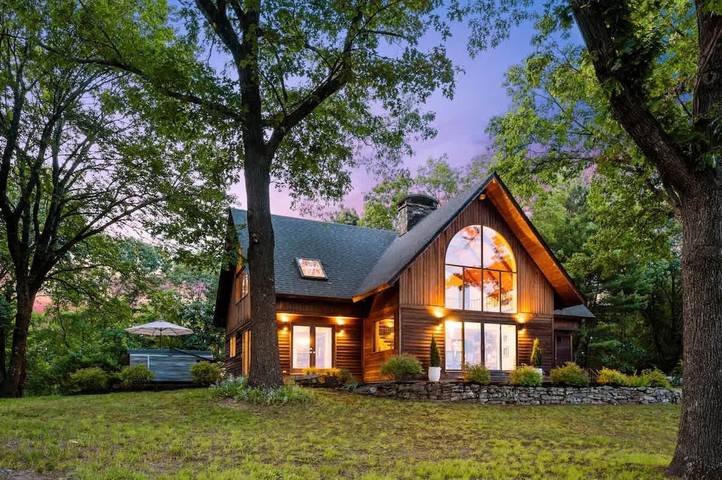 Holiday home for 15 people, with lake view and garden as well as balcony, child-friendly - 1