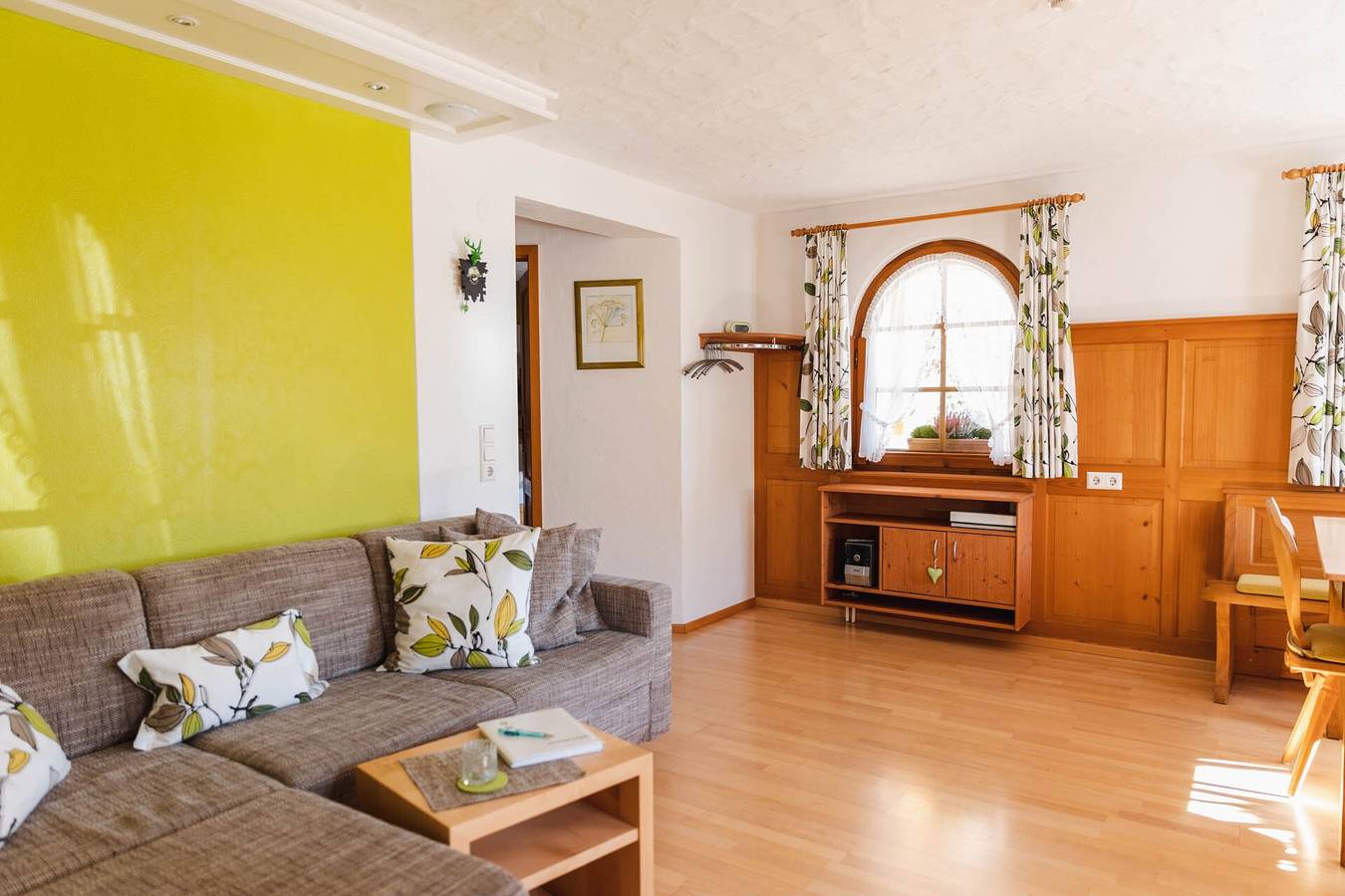 Ganze Wohnung, Apartment 'Haus Morgensonne' mit Bergblick, Gemeinschaftsterrasse und Wlan in Schönau im Schwarzwald, Südschwarzwald