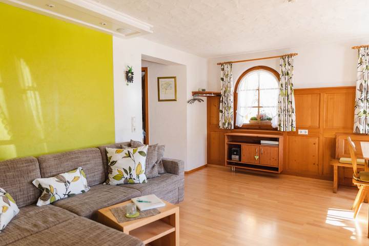Hel lägenhet, Apartment 'Haus Morgensonne' with Mountain Views, Shared Terrace and Wi-Fi in Schönau im Schwarzwald, Südschwarzwald