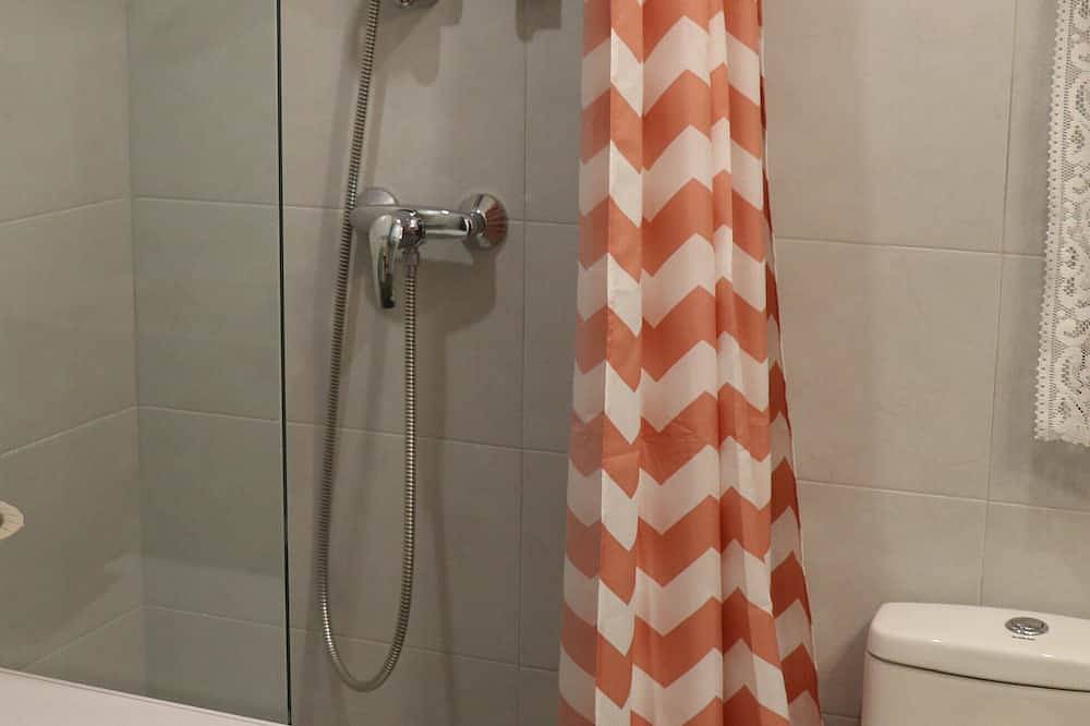 Ganze Wohnung, Modern, fully equipped 2 bedroom, dining terrace, stunning port and sea view. in Marsaskala, Insel Malta