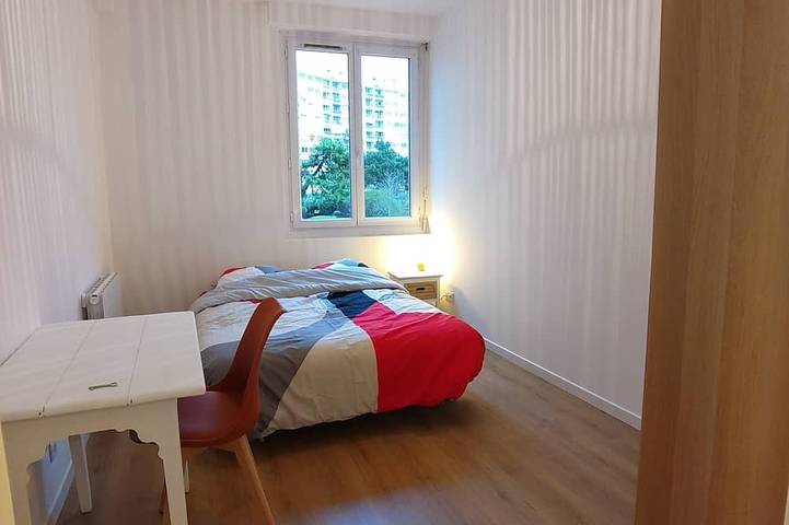 Entire apartment, Bright and spacious 70m2 apartment close to all amenities in Nantes, Nantes region