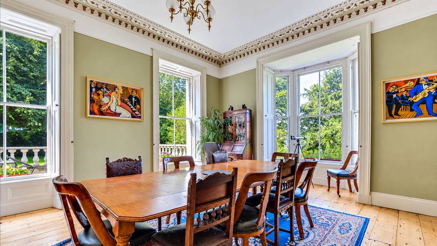 Fabulous 6-Bed Victorian Period House, Sleeps 12 in Derry, Condado de Londonderry