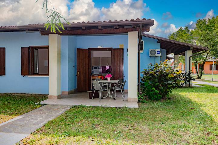 Bungalow für 4 Personen, mit Garten und Terrasse sowie Pool und Whirlpool, kinderfreundlich am Gardasee - 2