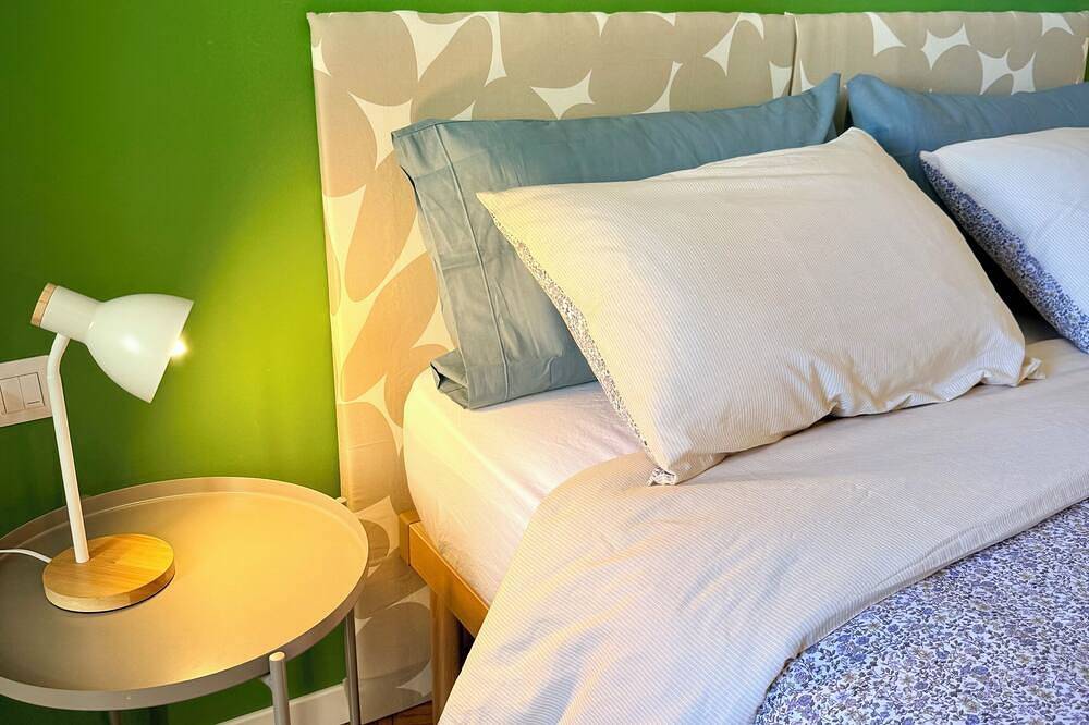 Apartamento entero, Your eclectic space in Novara in Novara, Provincia de Novara
