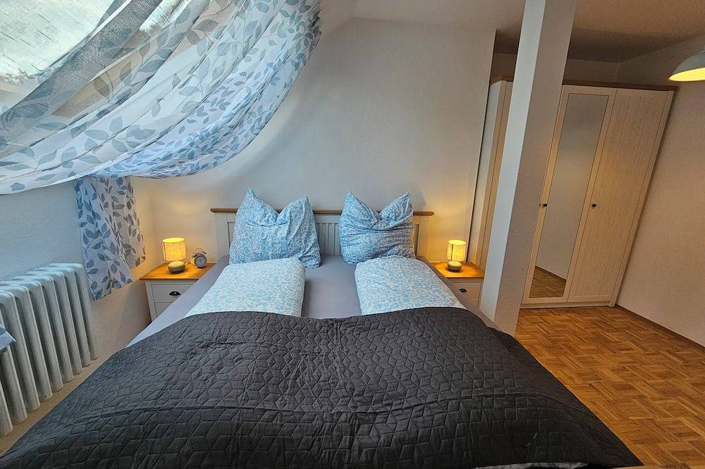 Geheel appartement, Gemütliche und neu Eingerichtete Dachgeschosswohnung in Bad Wilhelmshöhe in Kassel, Hessisches Bergland