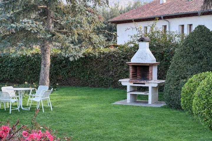 Casa rural para 8 personas, con jardín y terraza además de vistas y piscina, Se admiten mascotas en Cuenca de Pamplona - 2