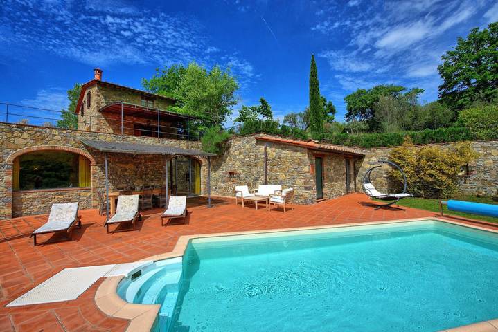 Villa für 8 Personen, mit Balkon und Pool