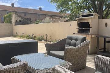 Location de vacances pour 9 personnes, avec jardin et terrasse dans Salin-de-Giraud