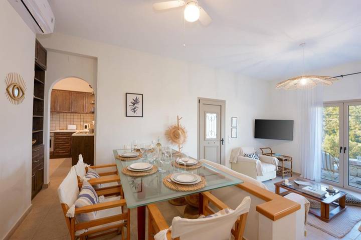 Ολόκληρο το διαμέρισμα, Three-Bedroom Apartment with View in Γάιο, Παξούς