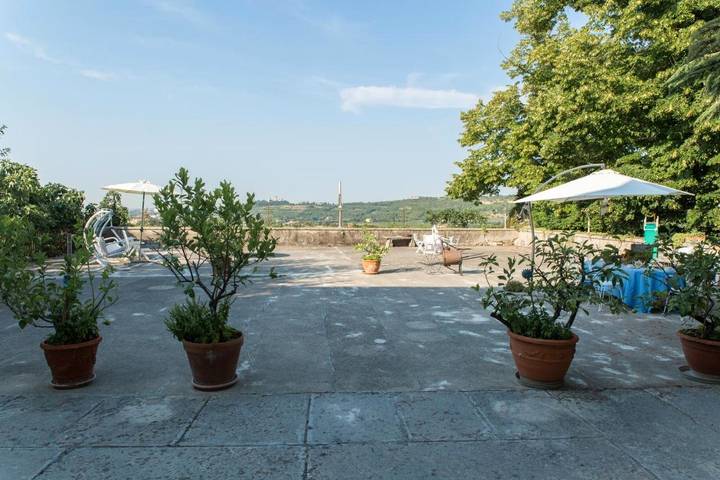 Chambre d’hôte pour 6 personnes, avec vue ainsi que jardin et terrasse, animaux acceptés à Vérone - 2
