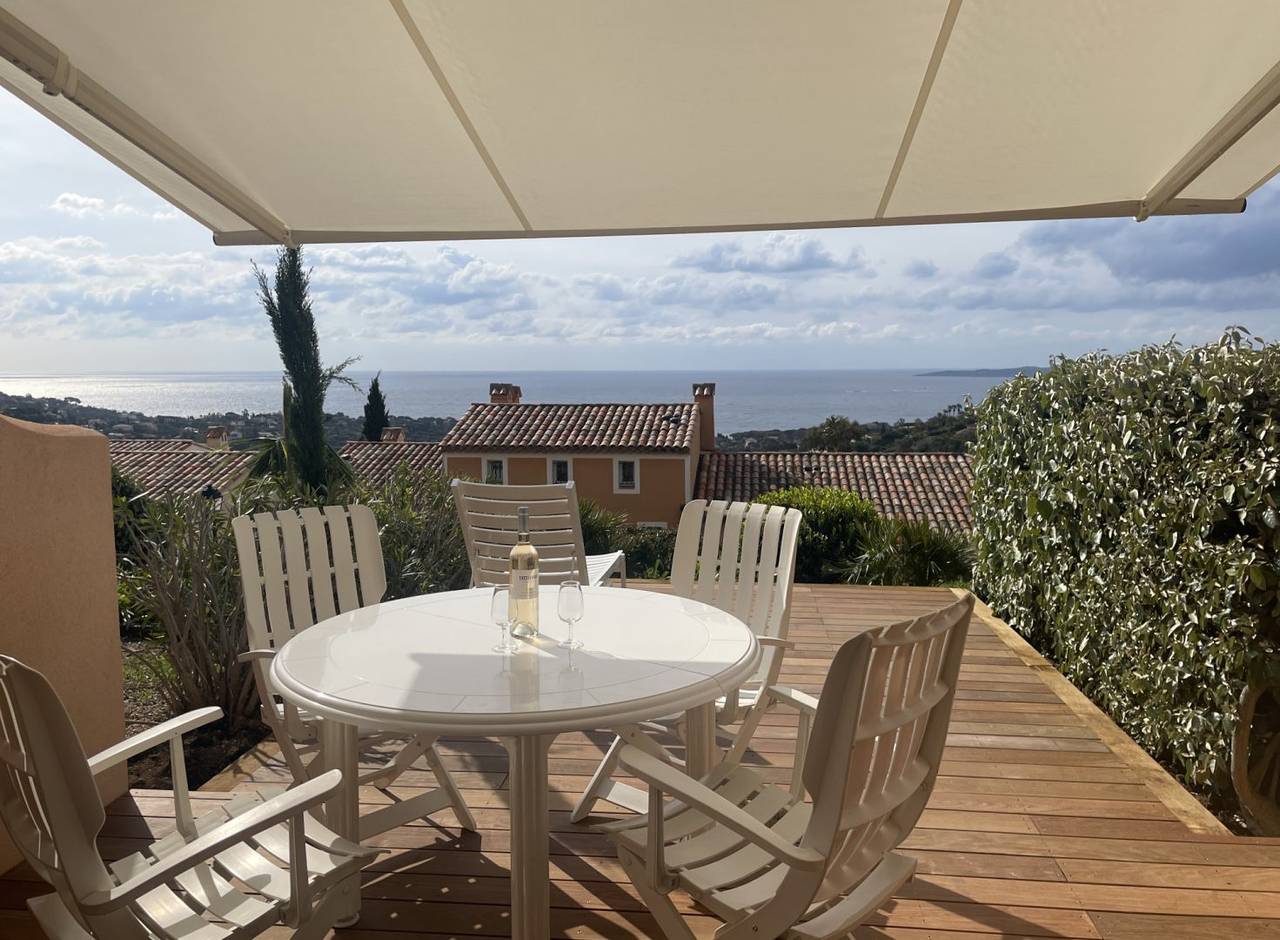 Loue petit mazet avec vue mer imprenable, aux Issambres in Roquebrune-sur-Argens, Région de Draguignan