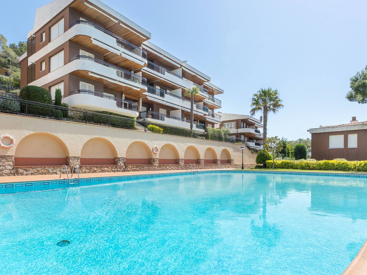 Entire apartment, Spacious family apartment in Llafranc, communal pool and pets allowed in Llafranc, Palafrugell