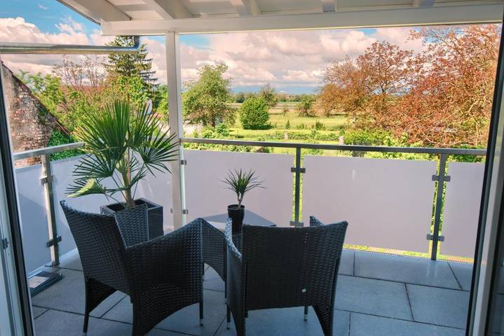 Ferienwohnung für 2 Personen, mit Balkon und Terrasse sowie Garten und Ausblick in Heitersheim - 3