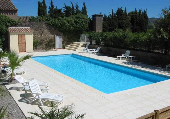 Gîte pour 6 personnes, avec jardin et piscine à Douzens