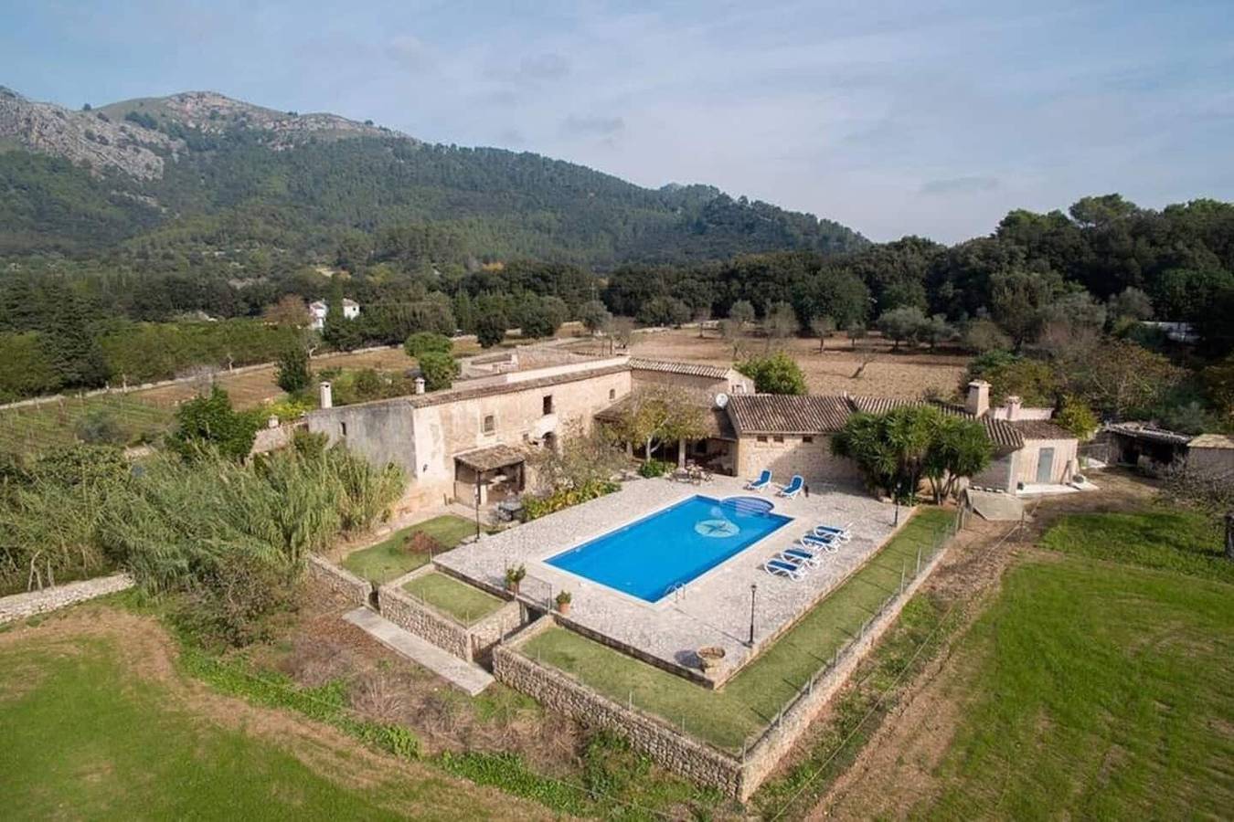 Finca Plana Morro with Mountain View, Pool, Garden, Terrace & Wi-Fi in Torrent de la Vall d'en Marc, Pollença