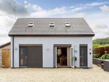 Log Cabin for 4 People in Gloucestershire, Photo 4