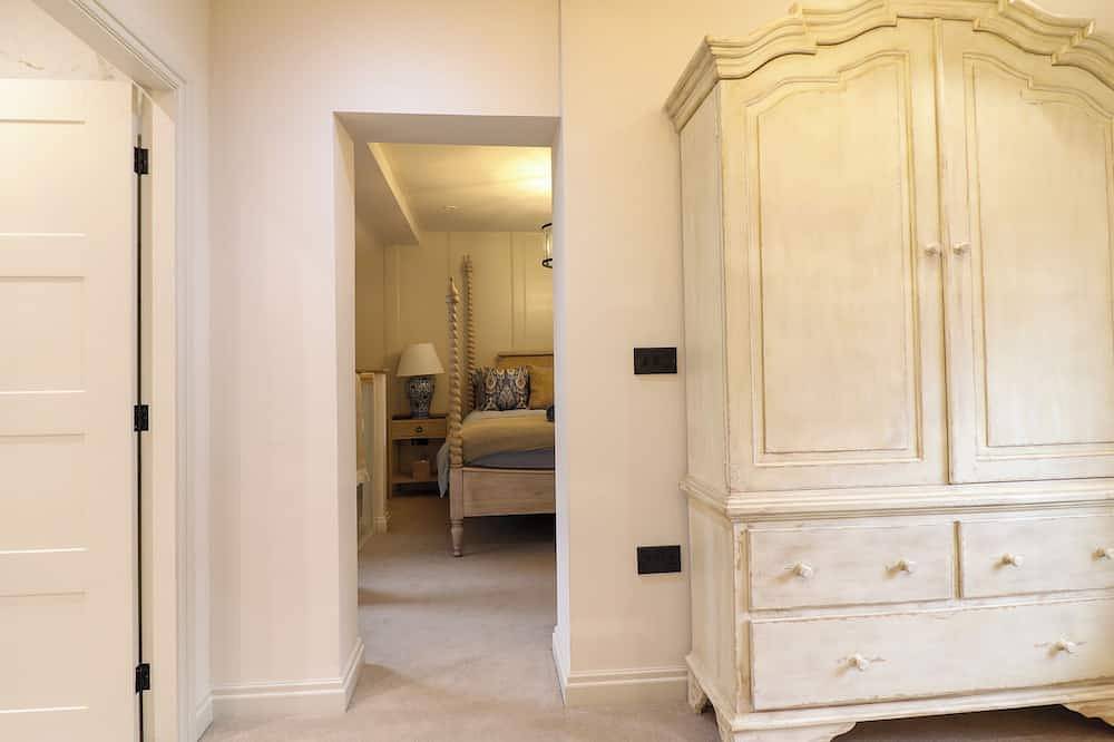 6 Uppergate Street Rose Cottage, pet friendly, with a garden in Conwy in Conwy, Conwy e dintorni