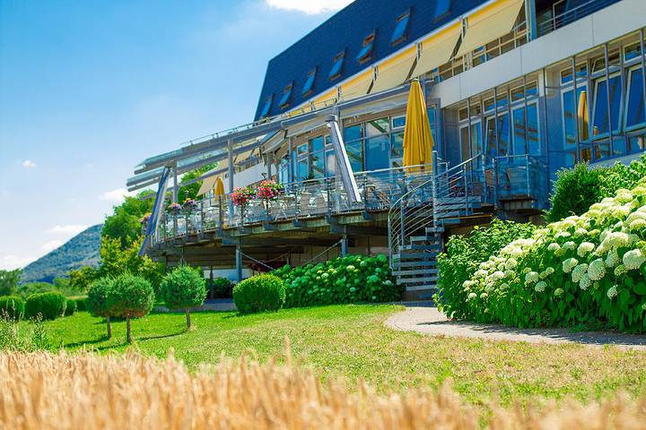 Stausee-Hotel Klose - Kleines Doppelzimmer zur See-Seite (franz. Bett) in Metzingen, Neckar-Alb