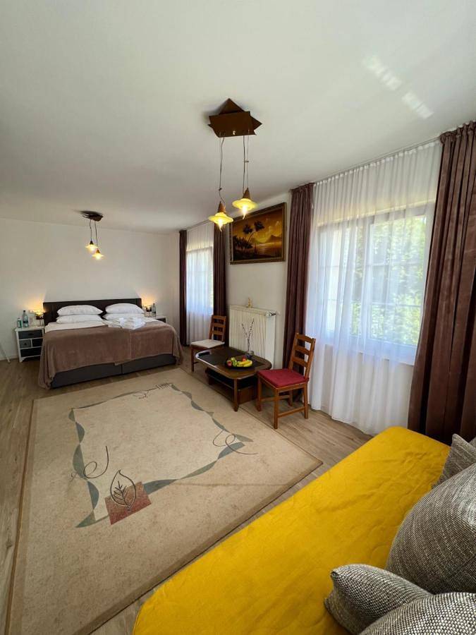 Gîte pour 2 personnes, avec jardin à Nürburg - 2