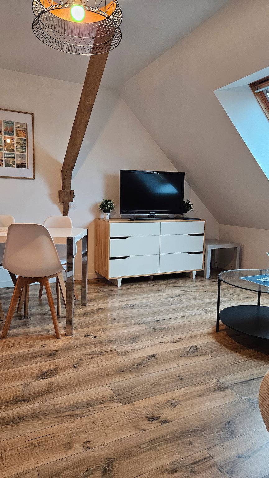 Entire apartment, Apartment 'Au Cœur Du Village' with Wi-Fi in Berric, Vannes region