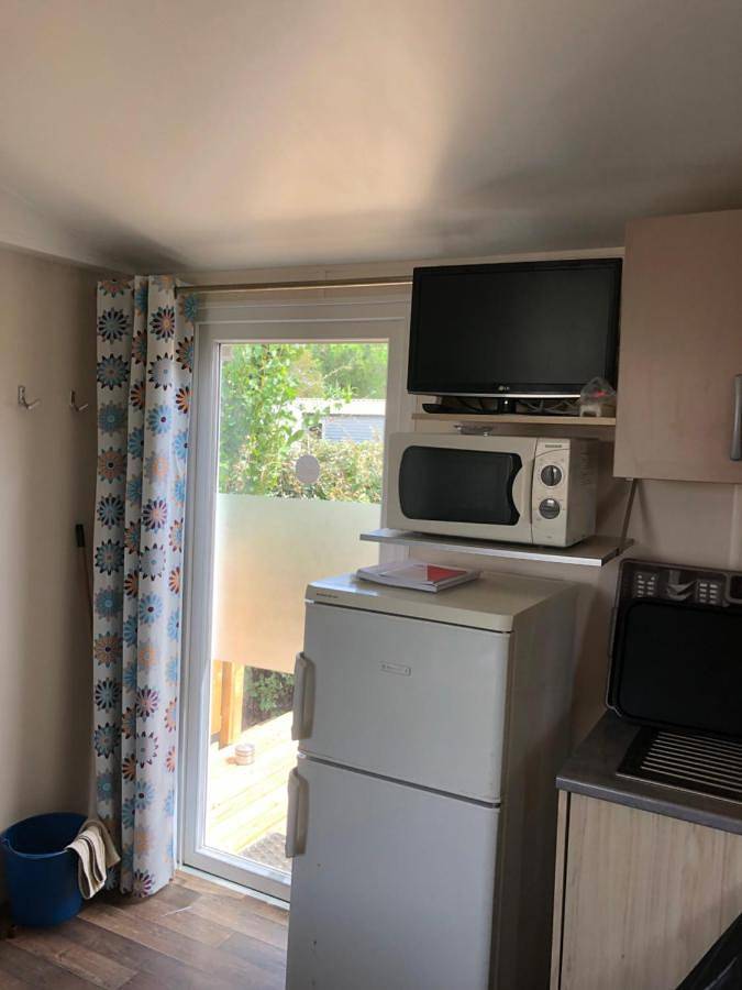 Camping pour 6 personnes, avec piscine ainsi que terrasse et bassin pour enfant, animaux acceptés à Port-la-Nouvelle - 2