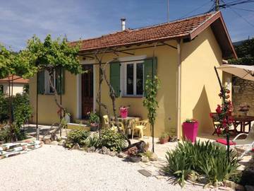 Gîte pour 4 personnes, avec jardin à La Trinité