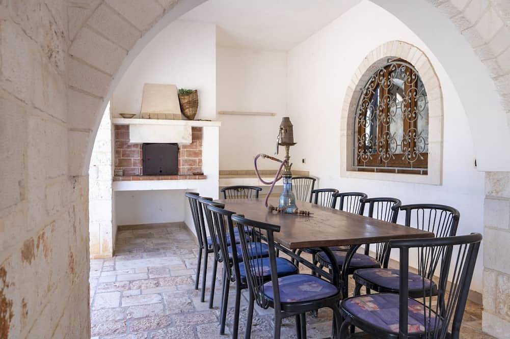 Apartamento entero, Trulli Luna with veranda and parking in Martina Franca, Provincia de Taranto