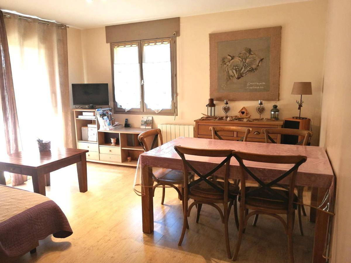 Appartement entier, One-Bedroom Apartment in Doussard, Parc naturel régional du Massif des Bauges