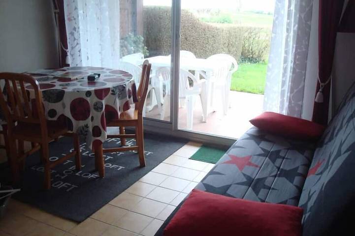 Gîte pour 4 personnes, avec jardin et terrasse dans Plage Kerfontaine - 4