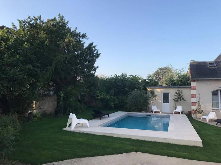 Location de vacances pour 4 personnes, avec jardin ainsi que terrasse et piscine à Blois - 4