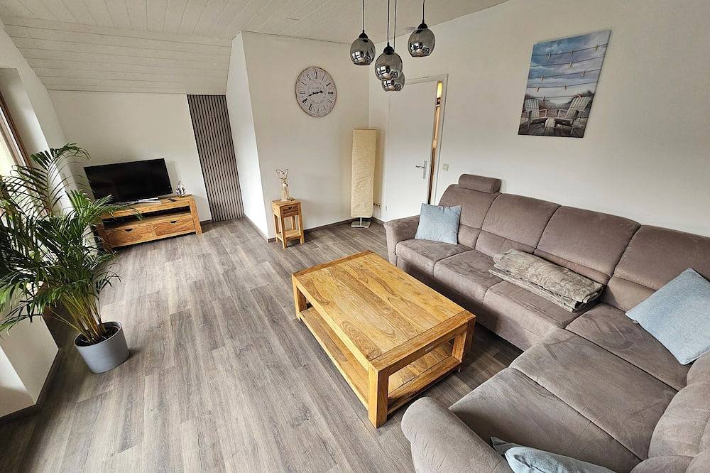 Ganze Wohnung, Schöne Ferienwohnung am Waldrand mit drei Schlafzimmern. in Zell, Main-Odenwald