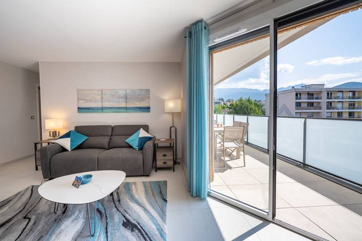 Ferienwohnung für 6 Personen, mit Balkon und Terrasse in Annecy - 2