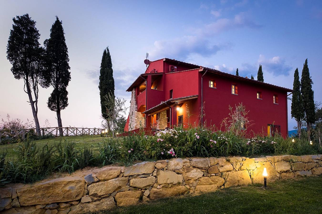 Apartamento vacacional entero, Flat 'Loggia Q7 Rota' with swimming pool in Reggello, Valdarno