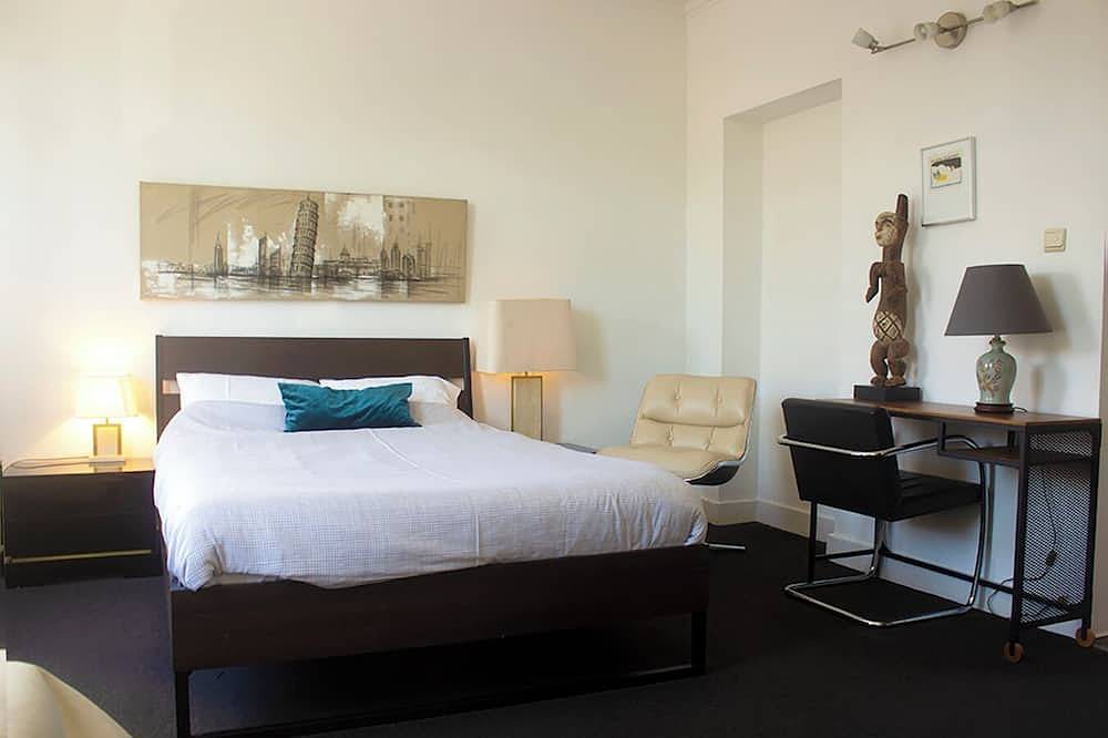 Geheel appartement, Handy Studio near Zaventem airport in Schaarbeek, Vlaanderen