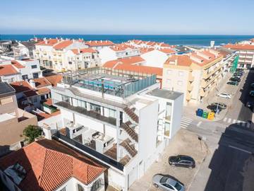 Gîte pour 4 personnes, avec piscine ainsi que balcon et vue à Silveira