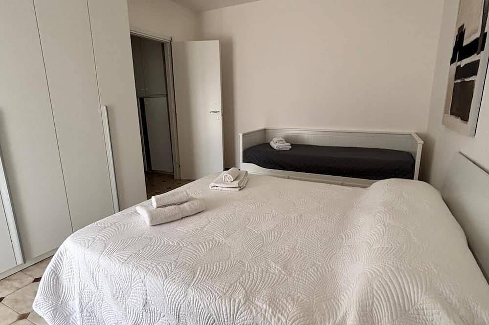Entire apartment, Lucy's Home 50 meters from the sea in Giardini-Naxos, Messina Province
