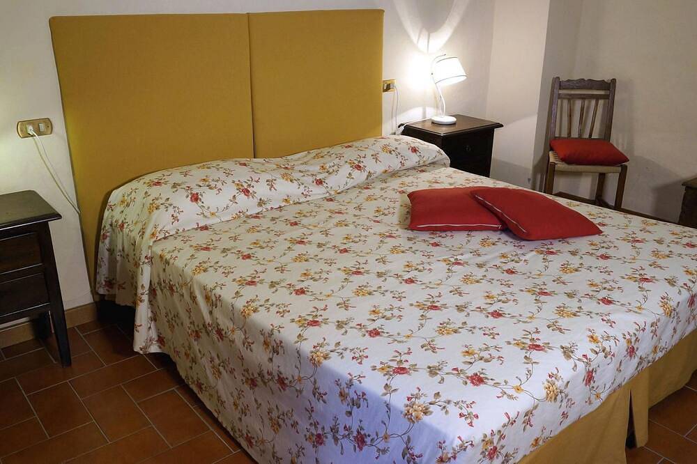 Fichtenhaus mit Schwimmbad zwischen Florenz und in Pratovecchio, Pratovecchio Stia