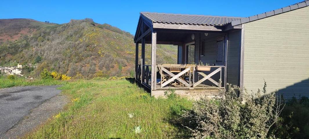 Gîte pour 5 personnes, avec terrasse et vue, animaux acceptés à Rousses - 3